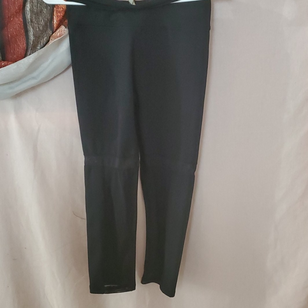Fabletics mesh crops - Picture 4 of 4